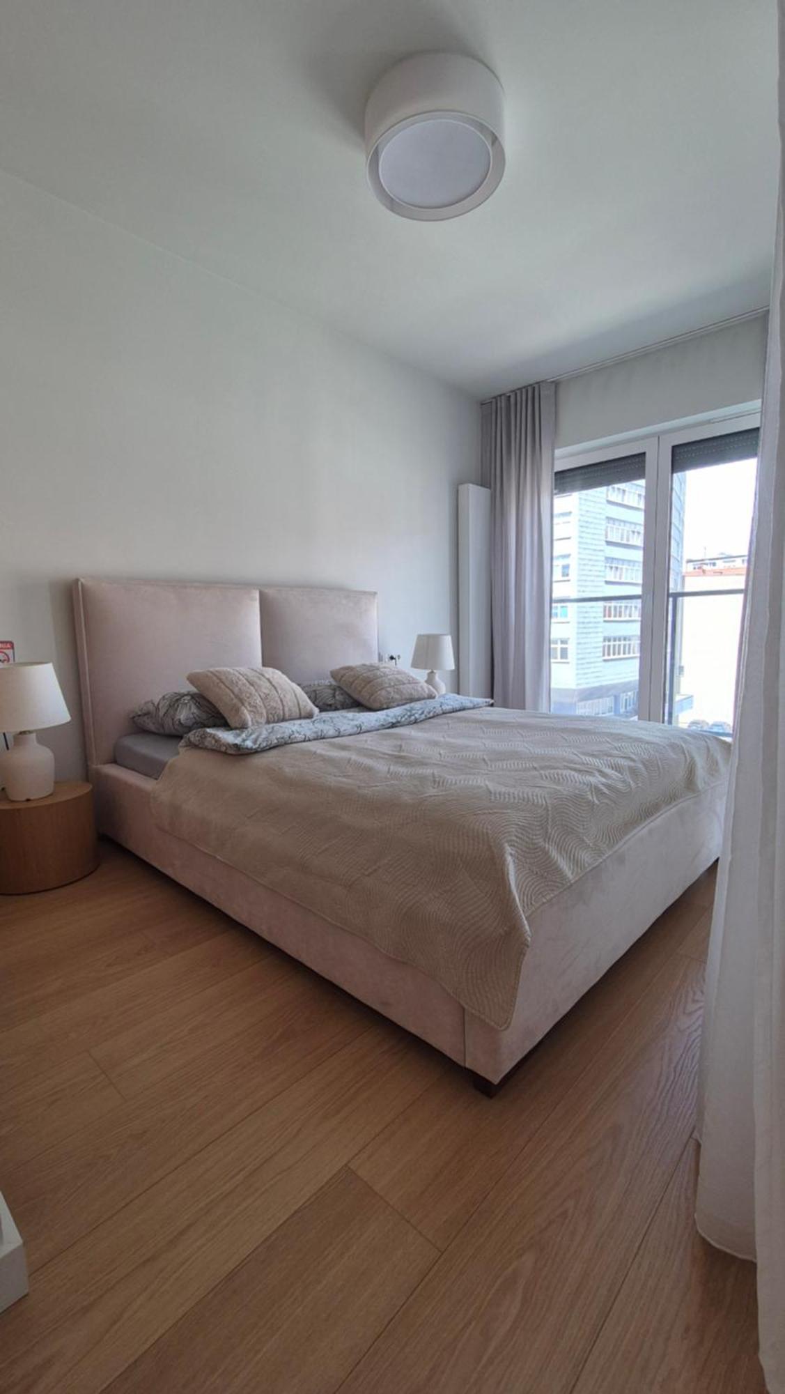 Luxurious Cinnamon Apartment, Self Check-in 24h, Parking, Air-conditioning Apartment *