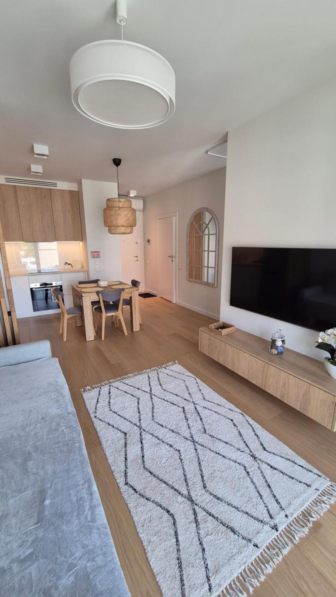 Luxurious Cinnamon Apartment, Self Check-in 24h, Parking, Air-conditioning Apartment *